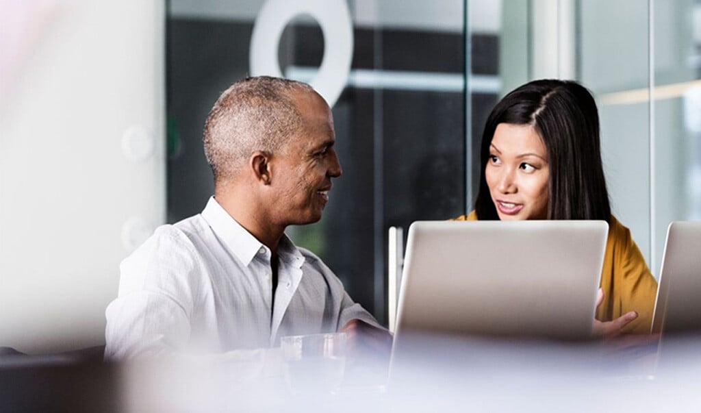 man_facing_computer3