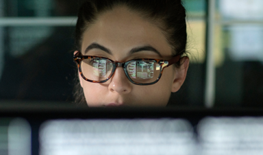 woman-glasses-computer-right-crop
